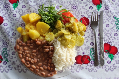 The typical dish: rice, beans, all kinds of veggies. Healthy, easy, cheap. I think we payed around 4 Euros for this 